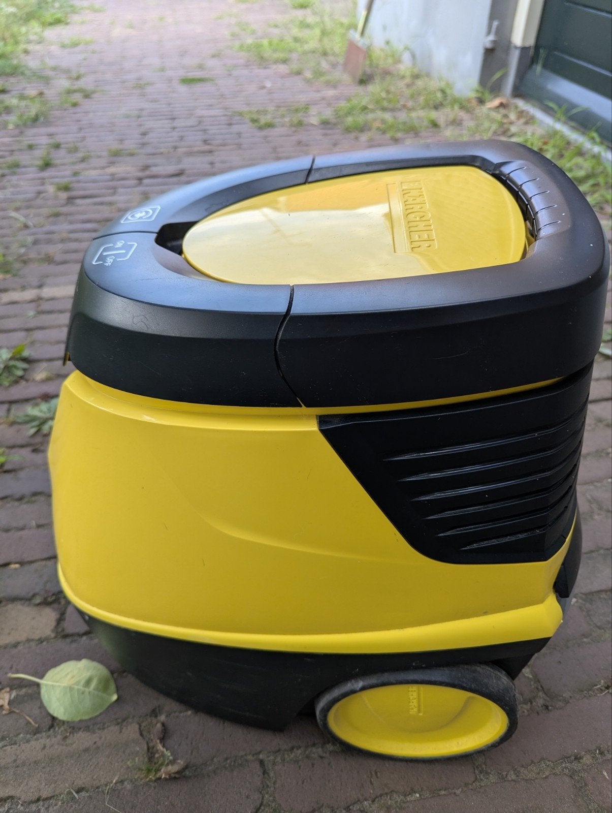 Stofzuiger met waterfilter, Gebruikt, Ophalen of Verzenden, Reservoir, Geschikt voor huisdieren