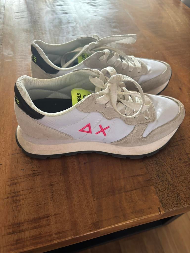 AX Schoenen, Wit, Ophalen of Verzenden, Sneakers of Gympen, Zo goed als nieuw