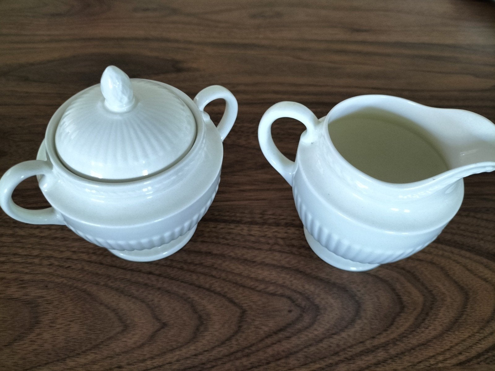 Wedgewood Edme melk en suiker kommetjes. maten zie foto' s., Ophalen