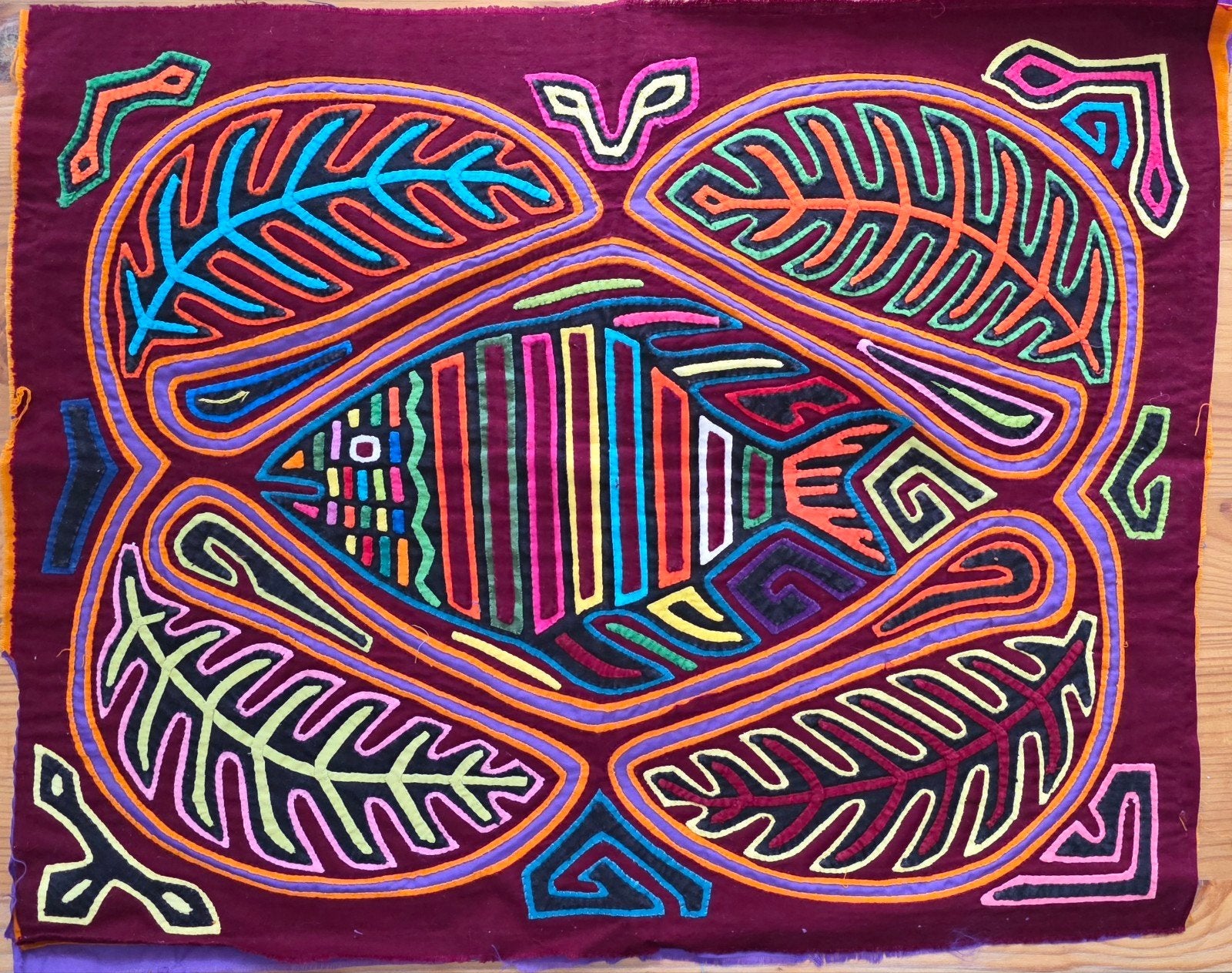 Kuna Mola met vis-motief, 41x34cm, Wanddecoratie, Textiel, Handgemaakt, Ophalen of Verzenden