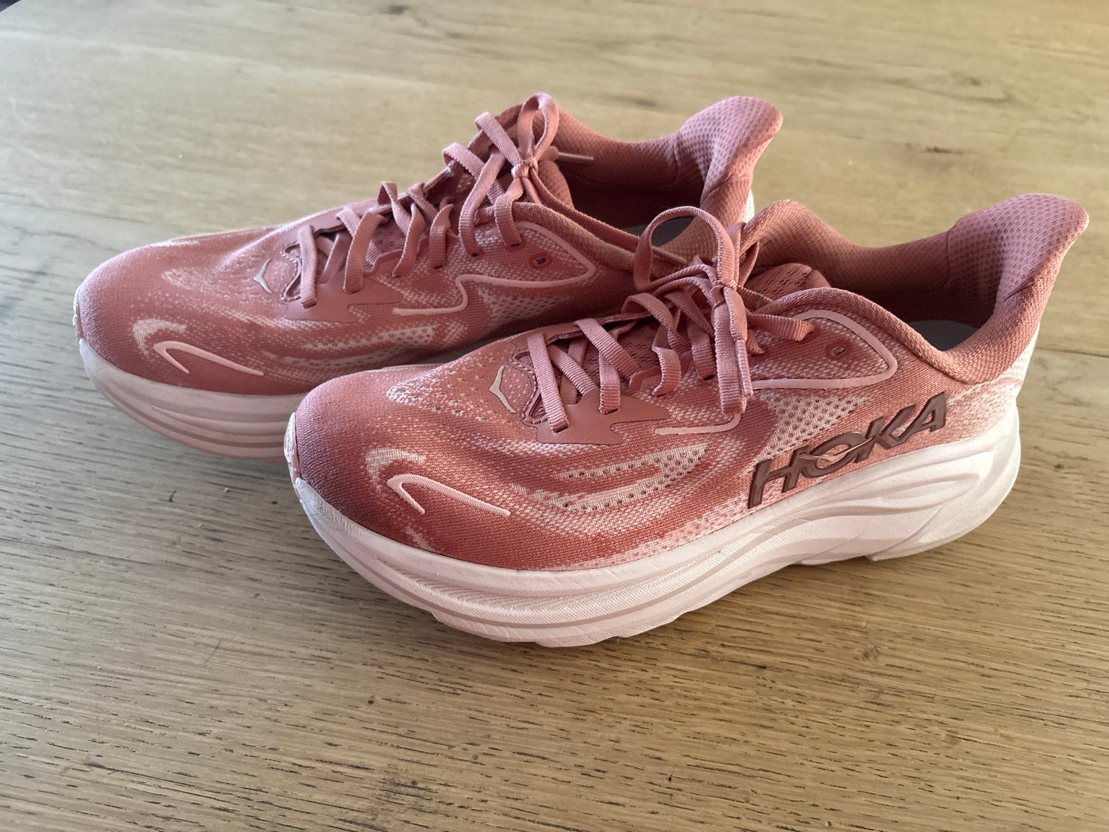 Hoka Clifton 10 hardloopschoenen - Zo goed als nieuw, Sportschoenen, Ophalen of Verzenden, Zo goed als nieuw, Roze