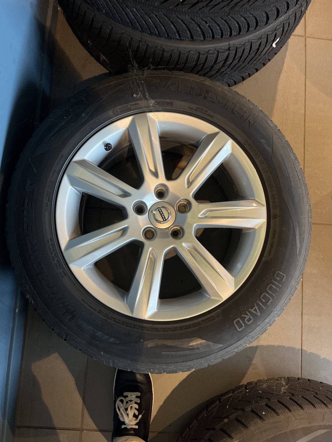 Volvo Winterbanden Vredestein 235/60R17, Auto-onderdelen, Banden en Velgen, Gebruikt, -, -, Banden en Velgen