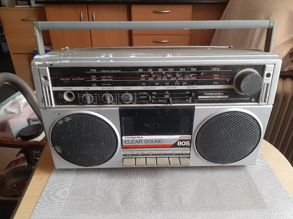Toshiba RT-80S Stereo Radio Cassette Recorder, Ophalen of Verzenden, Gebruikt, Tuner of Radio, Overige merken