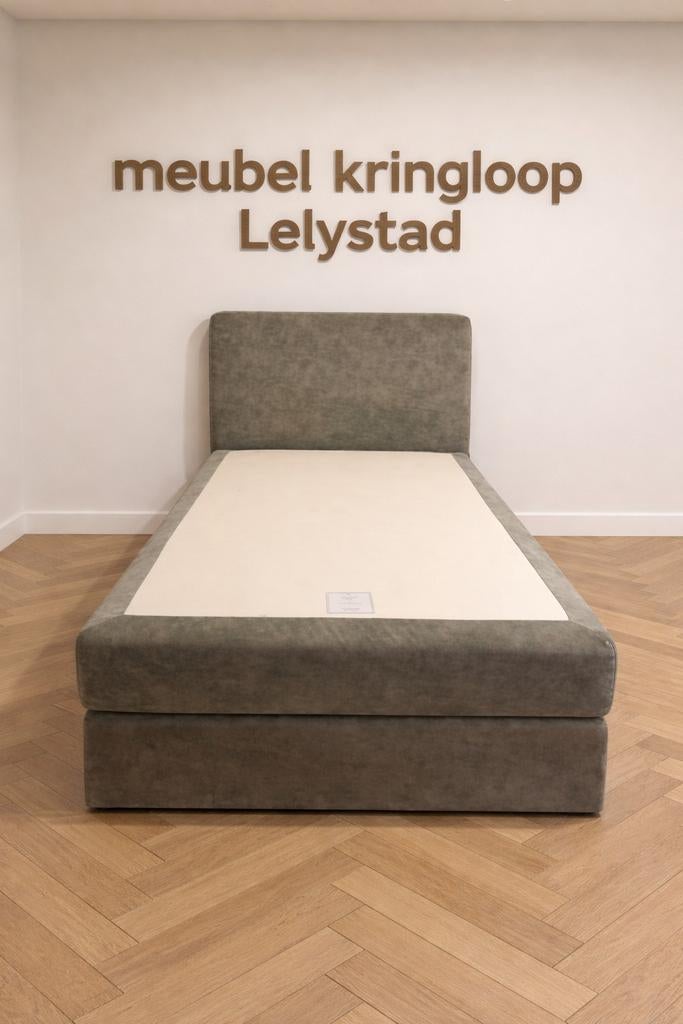 Hästens dorbien boxspring 140x210cm, Huis en Inrichting, Slaapkamer | Boxsprings, ., 210 cm, Hästens, Zo goed als nieuw