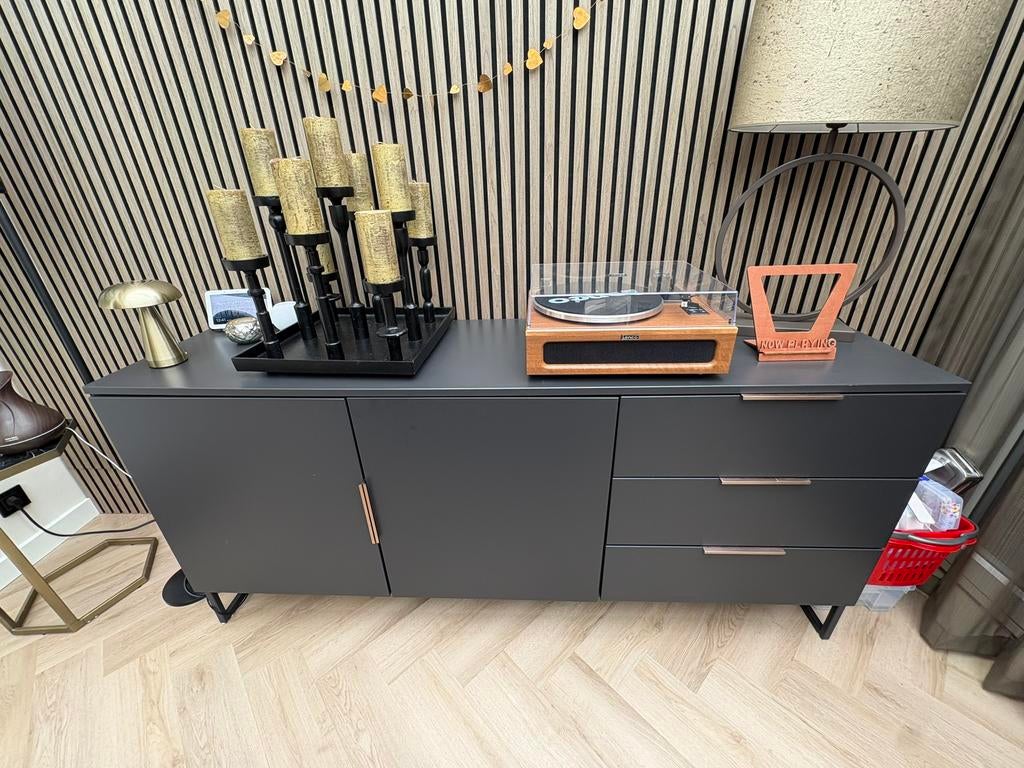 Dressoir modern, Ophalen, Gebruikt, Met deur(en), 150 tot 200 cm