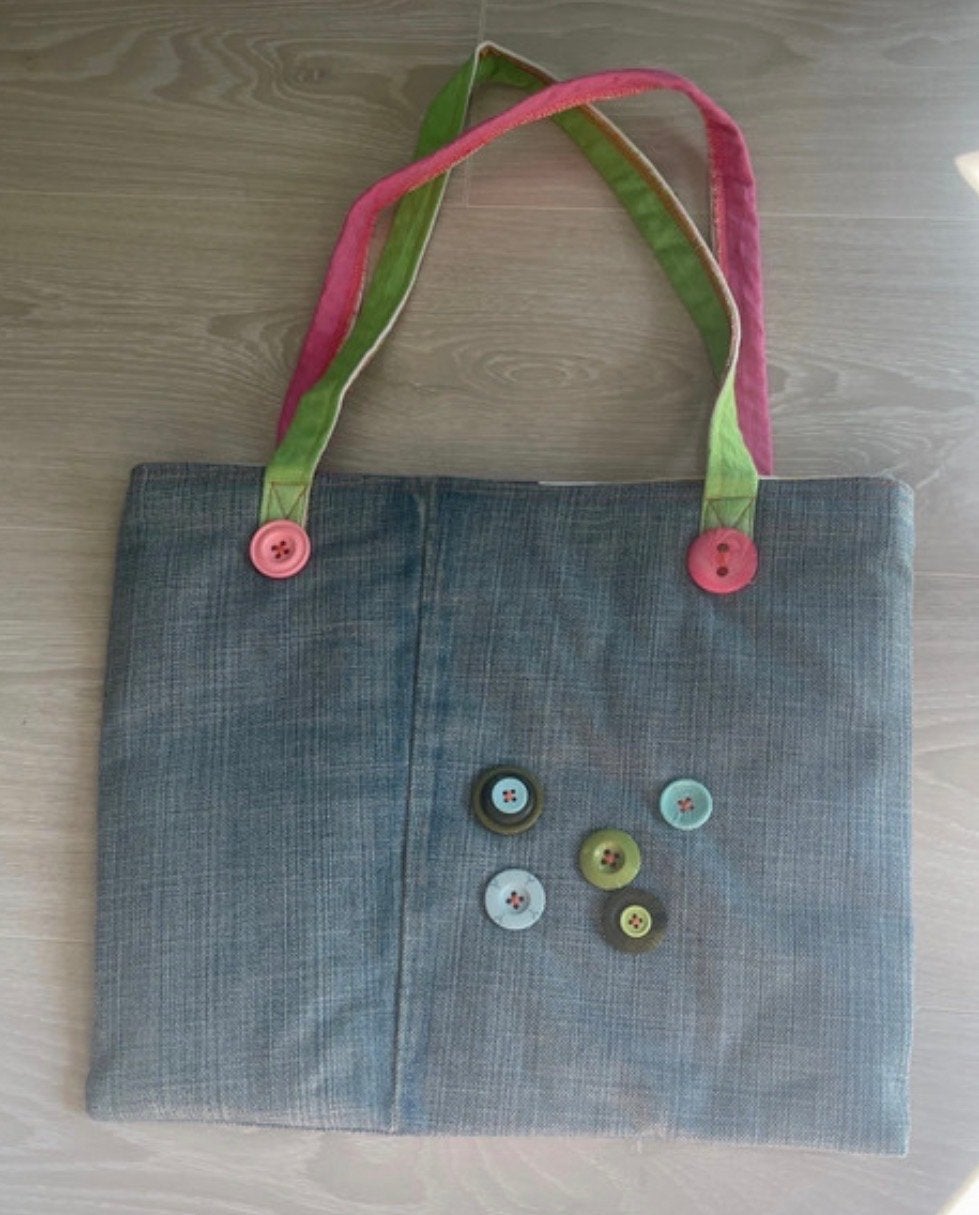 Unieke denim tas met kleurrijke hengsels en knopen, Ophalen of Verzenden, Gebruikt, Blauw, Handtas