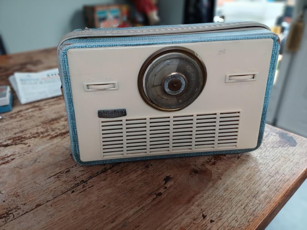 Vintage draagbare radio Fidelity 33519, Overige merken, Gebruikt, Fidelity, Ophalen of Verzenden