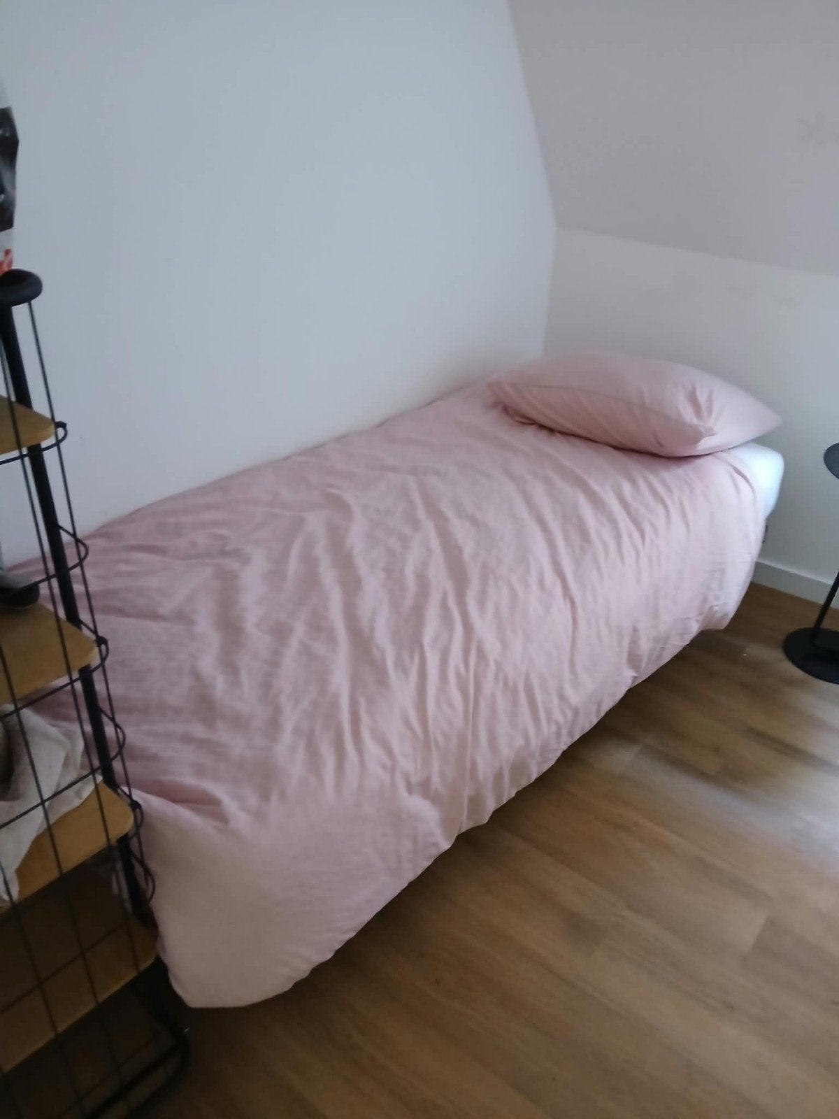 Eenpersoonsbed met lattenbodem en matras, Huis en Inrichting, Ophalen, Gebruikt, 90 cm, Eenvoudig