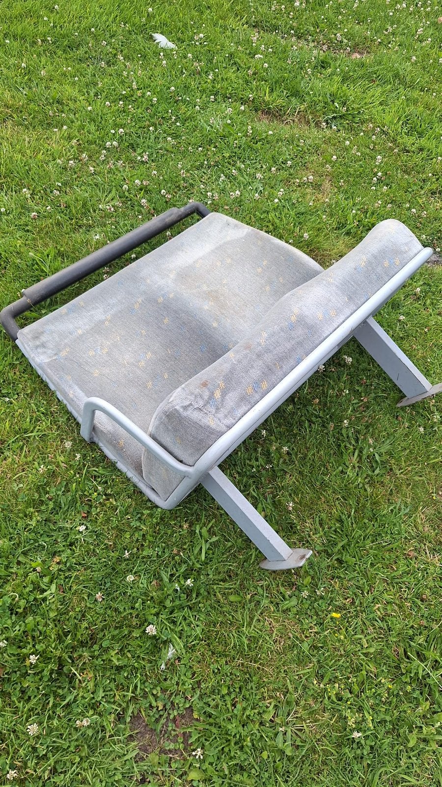 Busstoelen lijnbus Van Hool, Ophalen