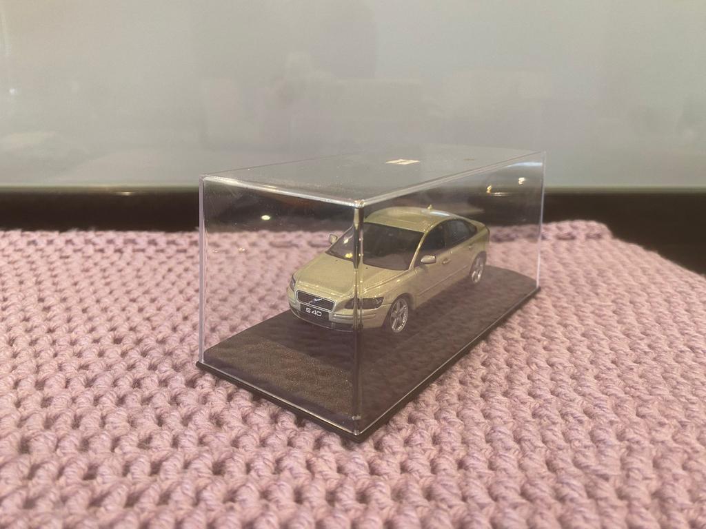 Volvo s40, Hobby en Vrije tijd, Modelauto's | 1:43, Ophalen of Verzenden, Zo goed als nieuw, Auto, MiniChamps