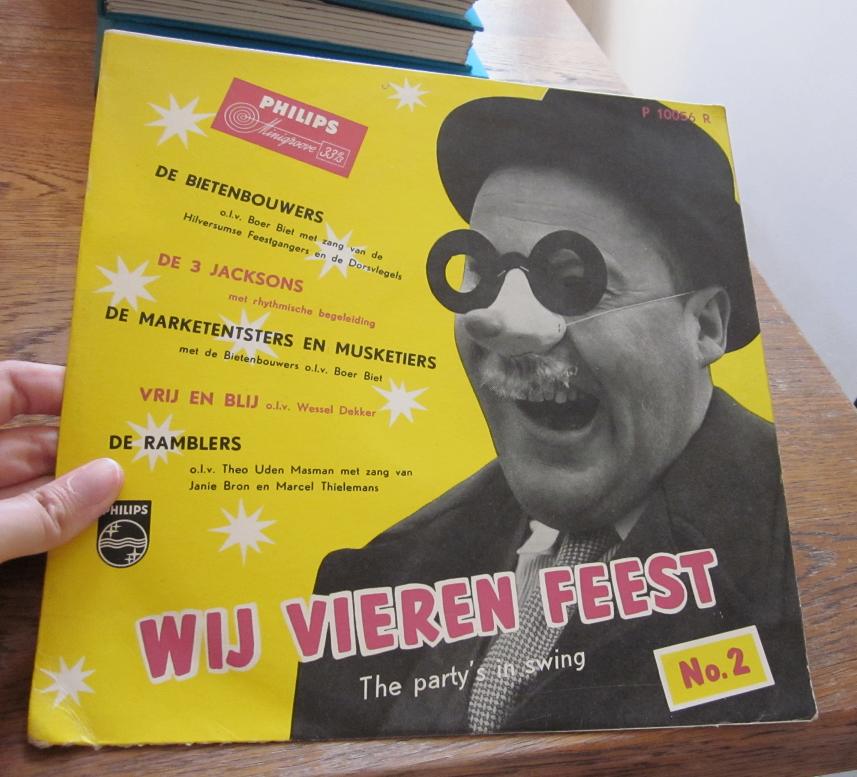 lp wij vieren feest 2 party carnaval muziek carneval vinyl +, Beschermende buitenhoes, Ophalen of Verzenden, Gebruikt, 10 inch