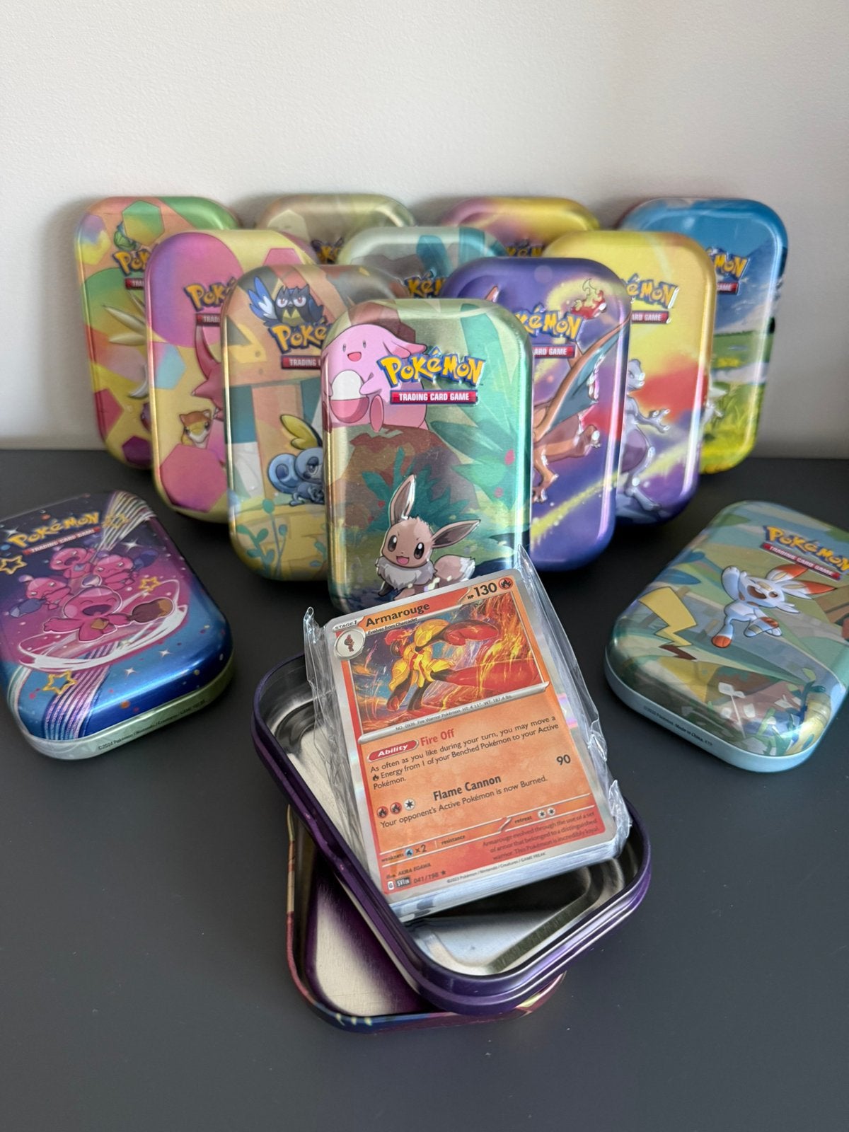 Foto 3 van Pokemon tin met kaarten