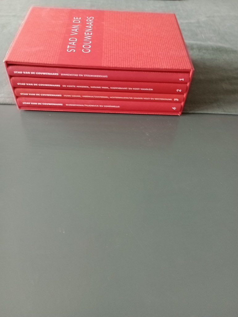 STAD VAN DE GOUWENAARS I -IV   NIEUWE SET cassette, Ophalen of Verzenden, Nieuw, Meerdere auteurs