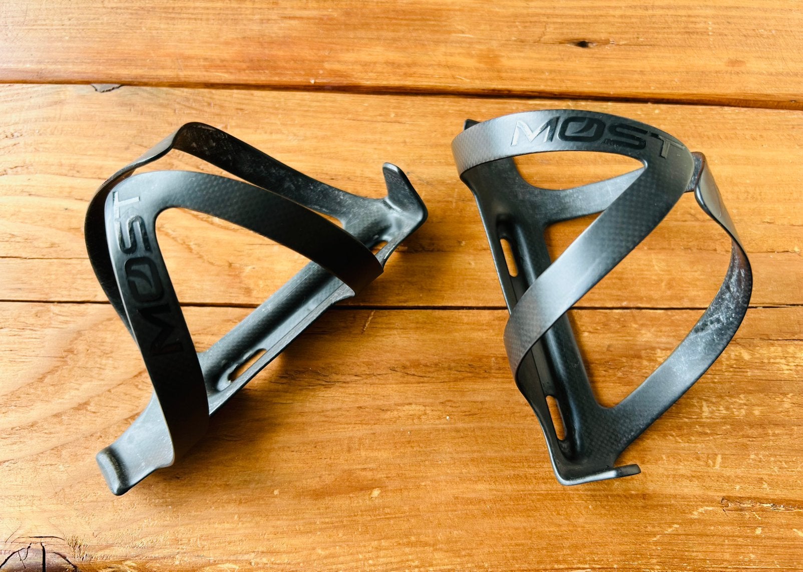 Most (Pinarello) 'The Wings' 1K carbon bidonhouders, Gebruikt, Overige typen, Racefiets, Carbon