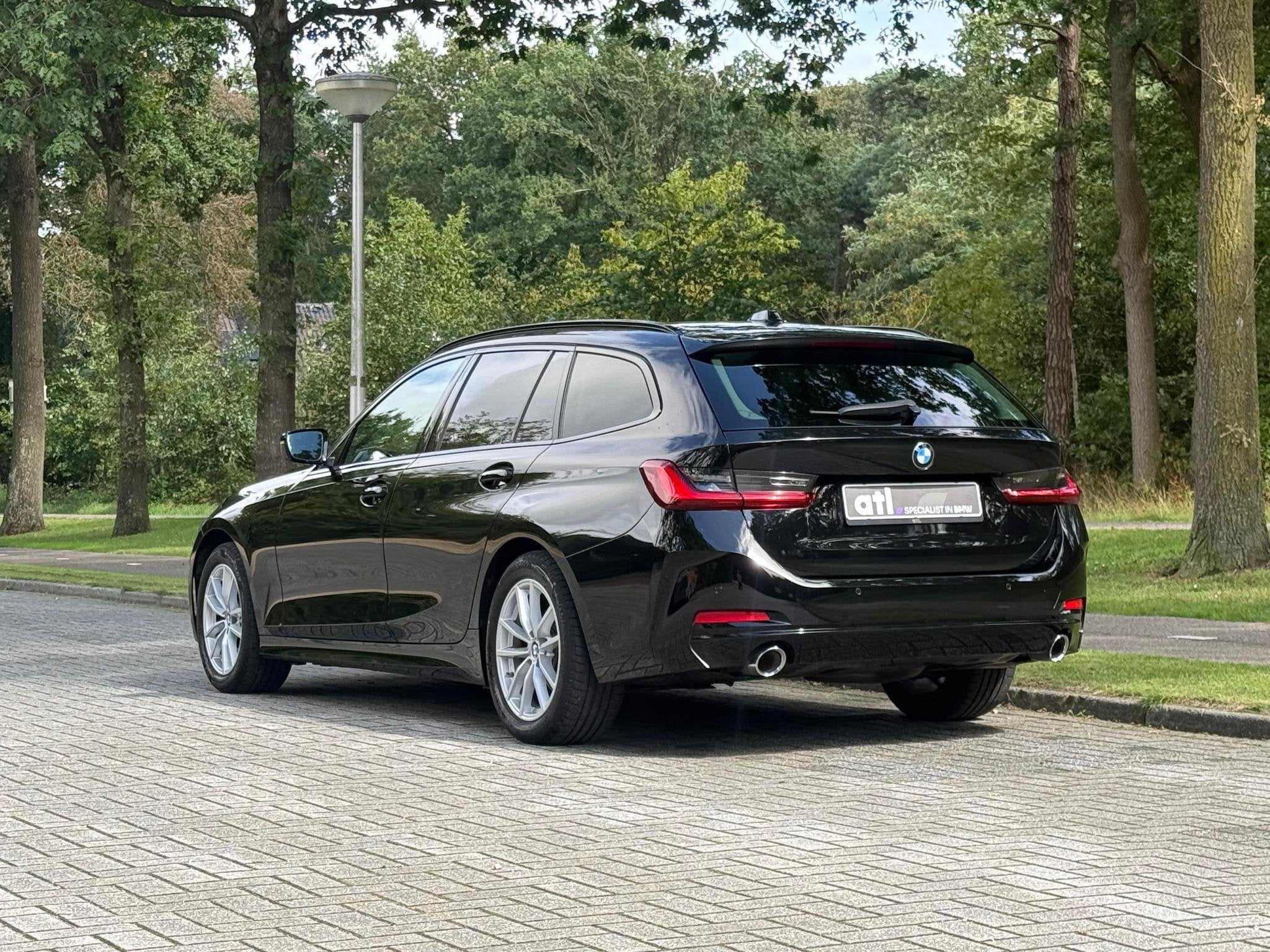 BMW 3-serie Touring 318d 1e Eigenaar | Origineel NL | Dealer, Automaat, 4 cilinders, 150 pk, Zwart