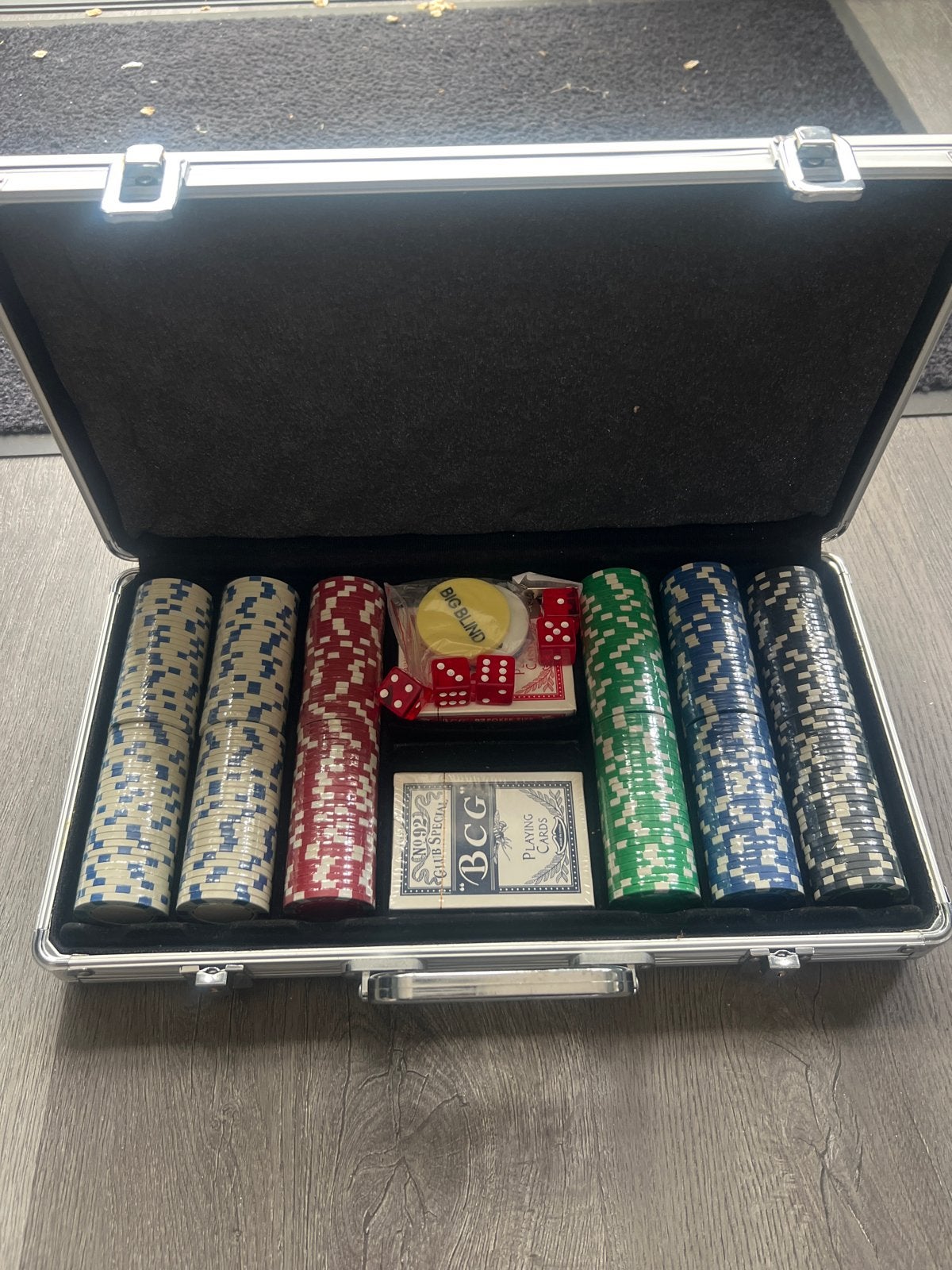 Nieuwe Poker Set in Luxe Koffer - Compleet met Chips en Kaar, Ophalen, Nieuw