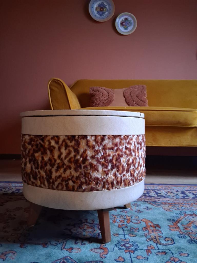Vintage poef, Ophalen of Verzenden, Rond, Minder dan 50 cm, Minder dan 50 cm