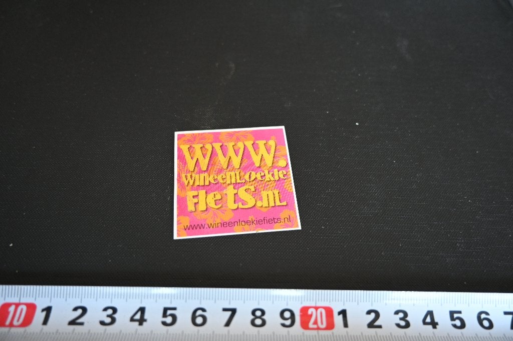 sticker win een loekie fiets, Ophalen of Verzenden, Zo goed als nieuw