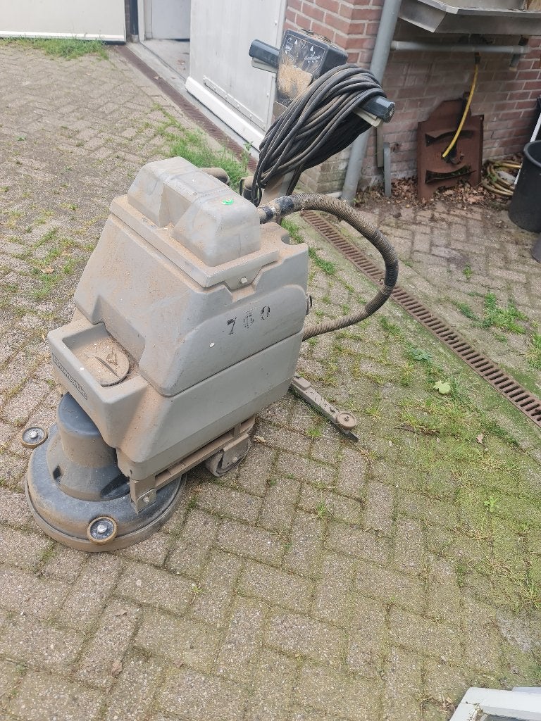 schrobmachine numatic, Ophalen, Gebruikt, Schrobmachine