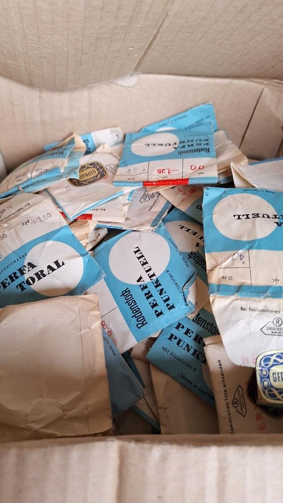 Doos brillen glazen uit horlogemakers atlier ., Verzenden