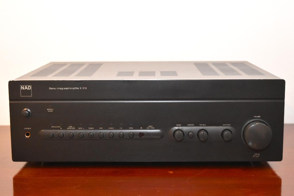 NAD C372 geïntegreerde versterker, Overige merken, Ophalen of Verzenden, Zo goed als nieuw, 120 watt of meer