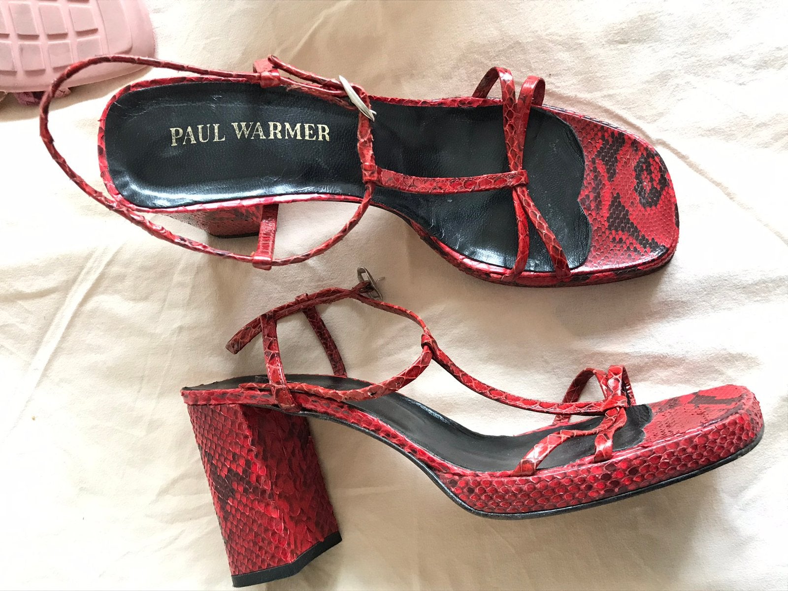 PAUL Warmer open schoen hak rood antraciet leer mt 39,5, Pumps, Ophalen of Verzenden, Zo goed als nieuw, Rood