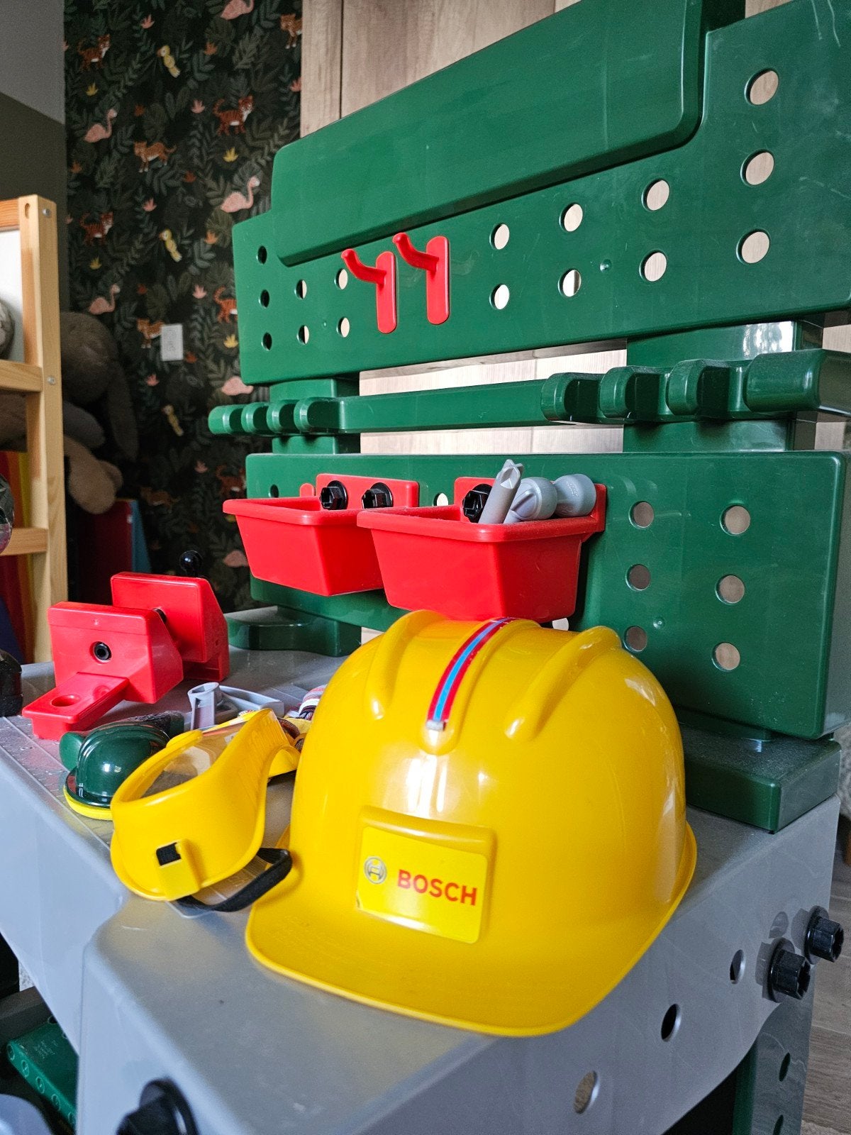 Bosch Werkbank met accessoires en bouwset, Ophalen, Gebruikt, Knutselen