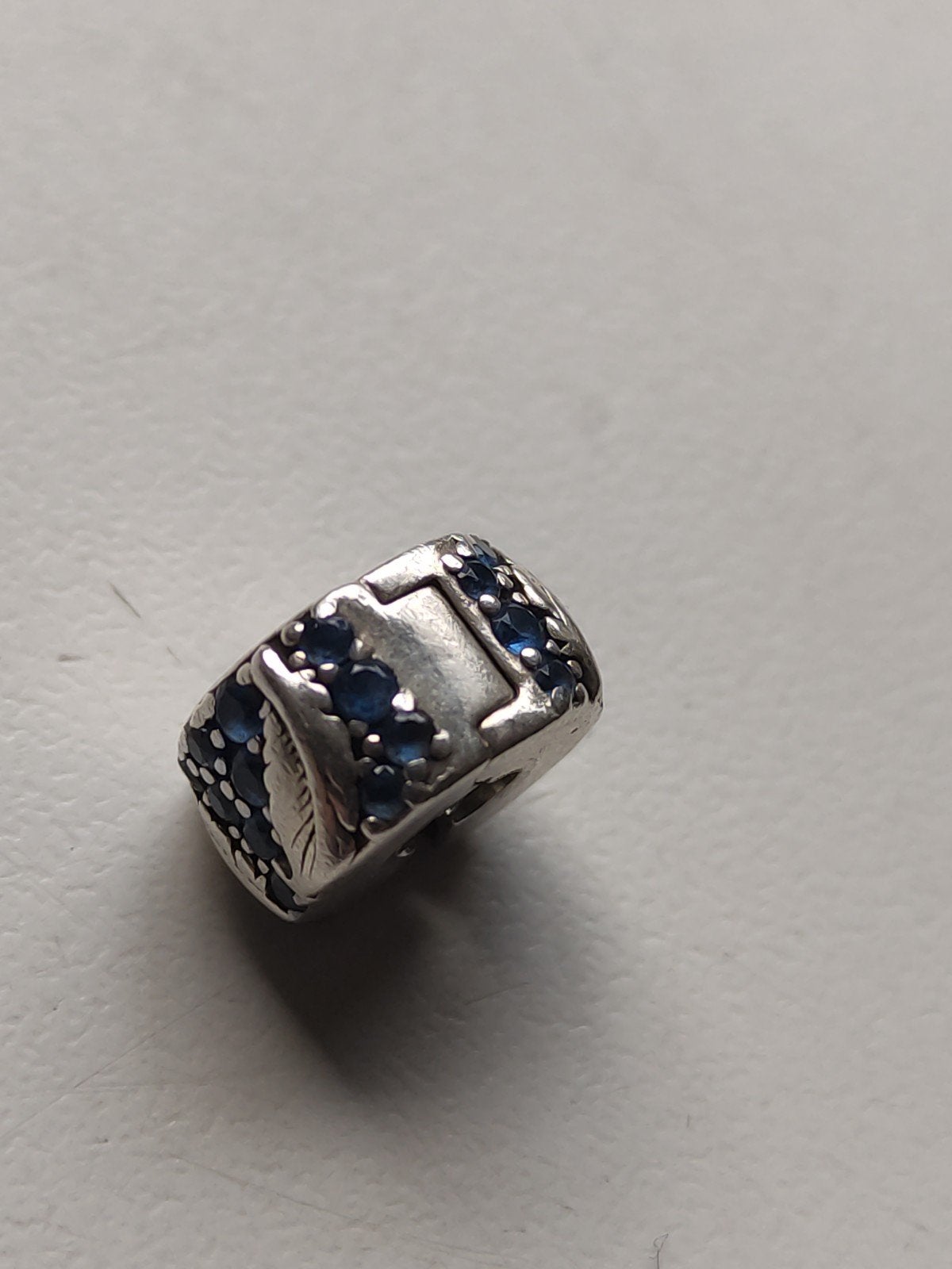 Blauwe pavé veren clip bedel, voor Pandora armband Europese, Pandora, Ophalen of Verzenden, Zo goed als nieuw, 1 bedel