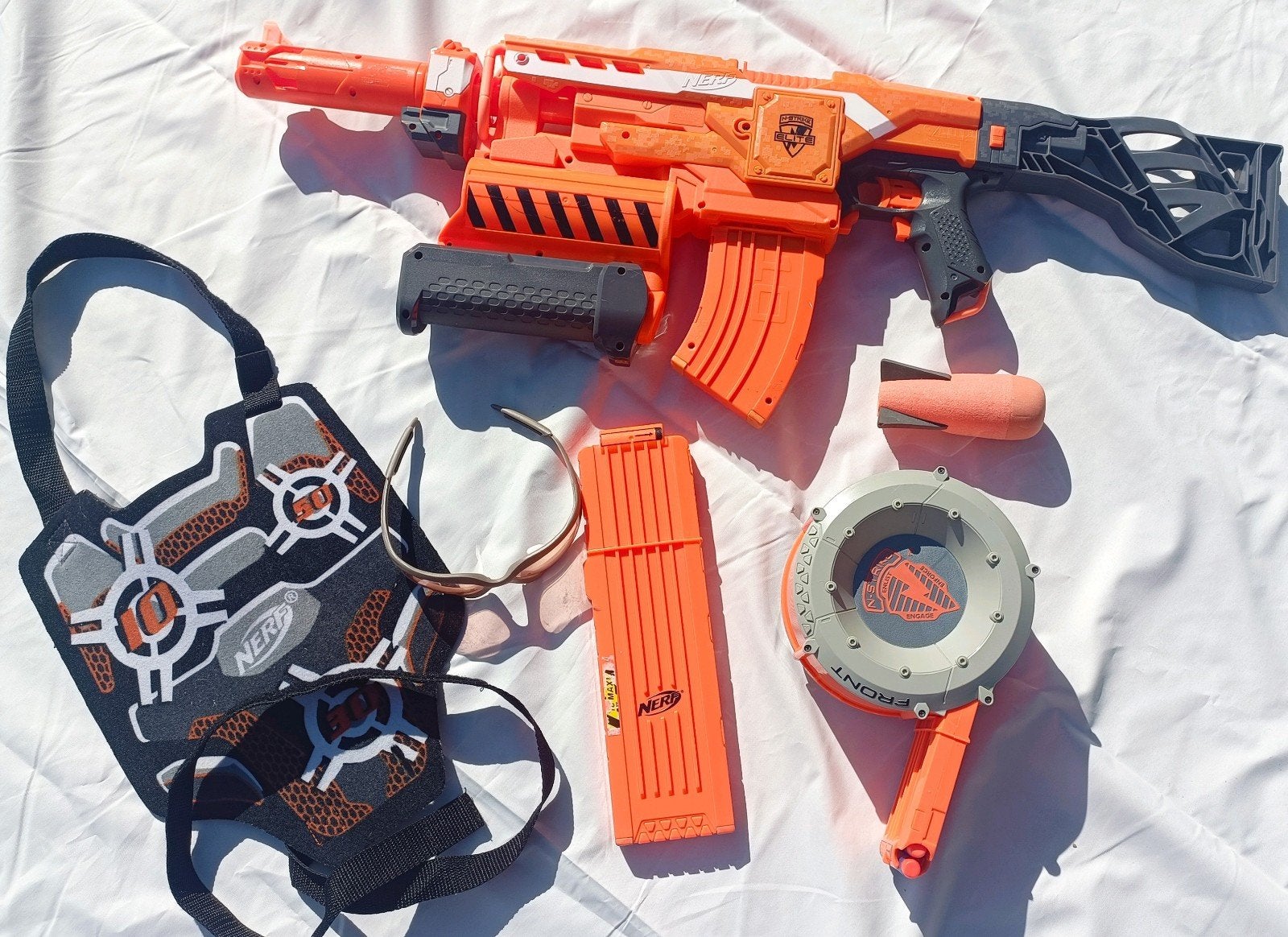 Nerf N-Strike Elite Blaster met accessoires en magazijnen, Ophalen of Verzenden, Gebruikt