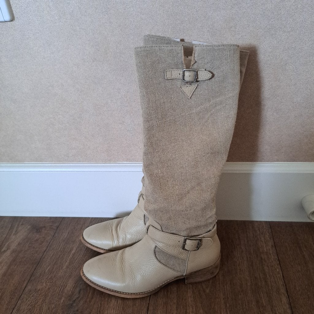 beige laarzen mt. 38/39, Kleding | Dames, Beige, Ophalen of Verzenden, Gedragen, Hoge laarzen