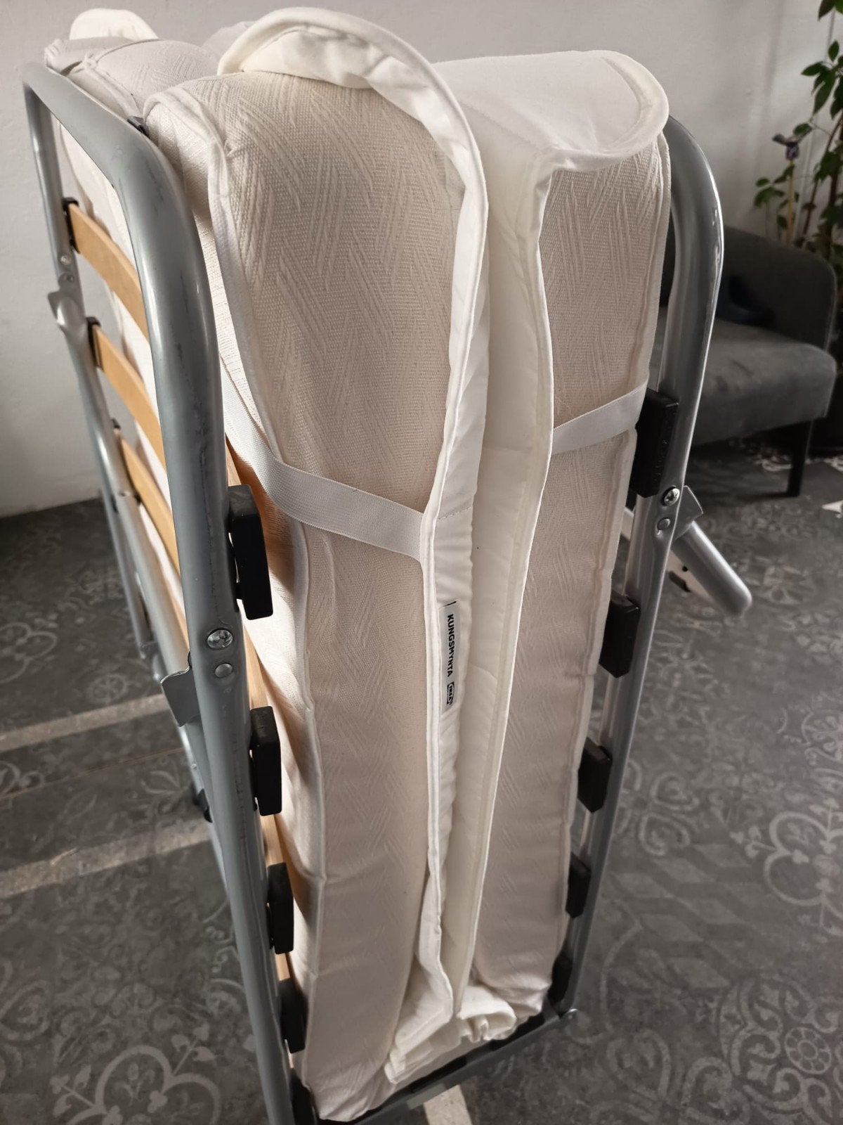 Opklapbaar  met matras, Ophalen of Verzenden, Eenpersoons, Hout