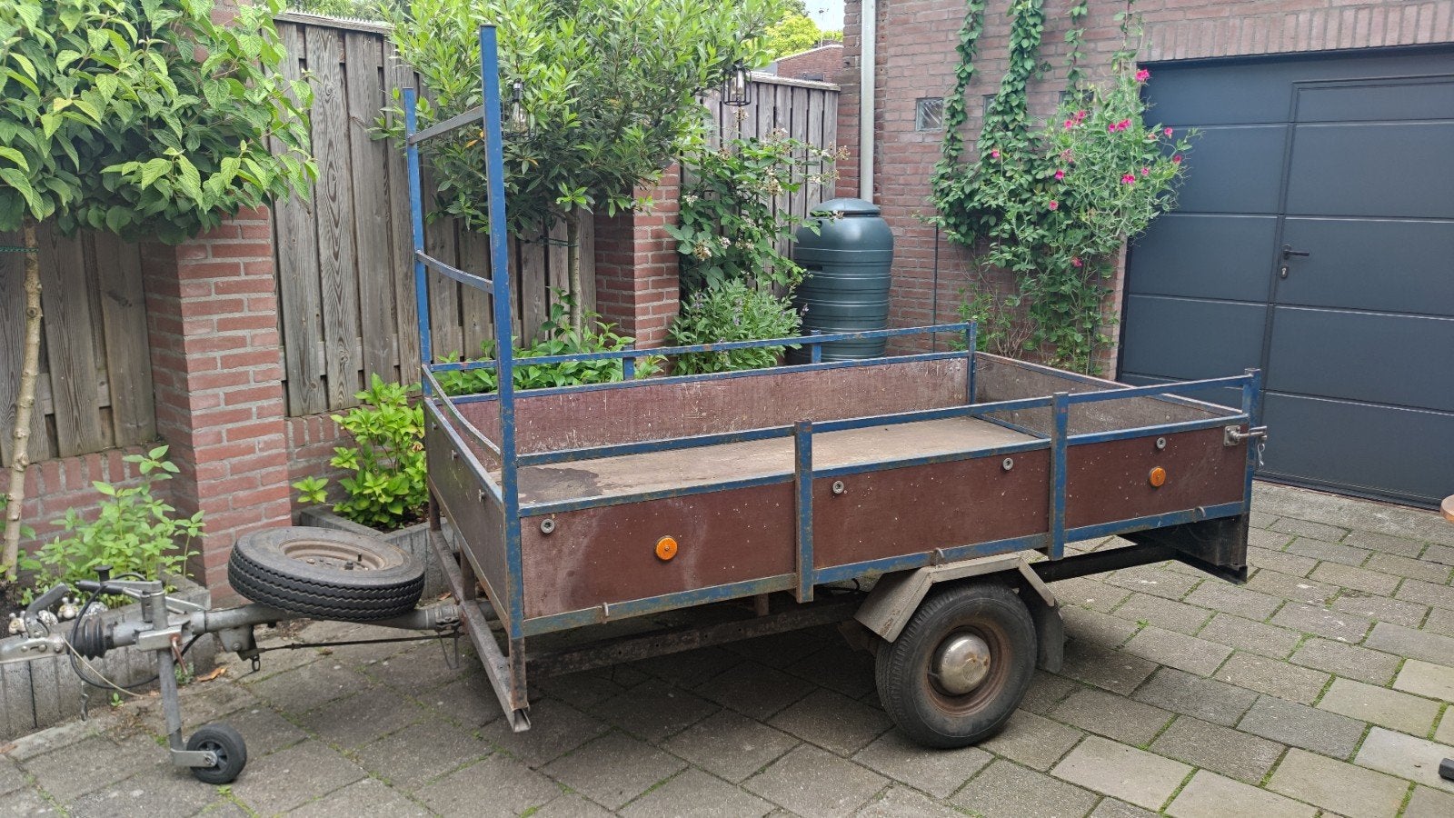 Aanhangwagen met oplooprem, Ophalen, Gebruikt