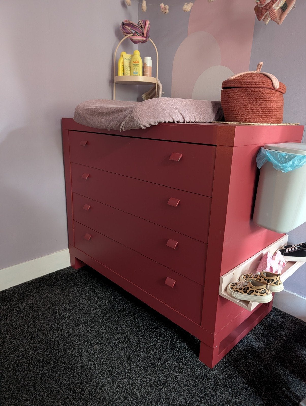 Oud roze commode van Stijlbandiet, ideaal voor lange mensen, Ophalen, 50 tot 70 cm, 100 cm of meer, Zo goed als nieuw