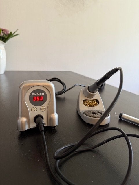 HAKKO soldeerstation met reserve stiften, Ophalen of Verzenden, Zo goed als nieuw