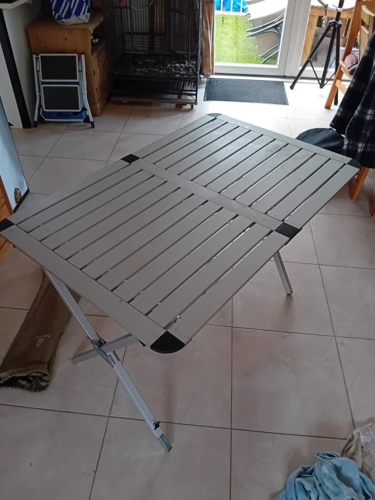 campingtafeltje, Caravans en Kamperen, Kampeermeubelen, Ophalen of Verzenden, Gebruikt, Campingtafel