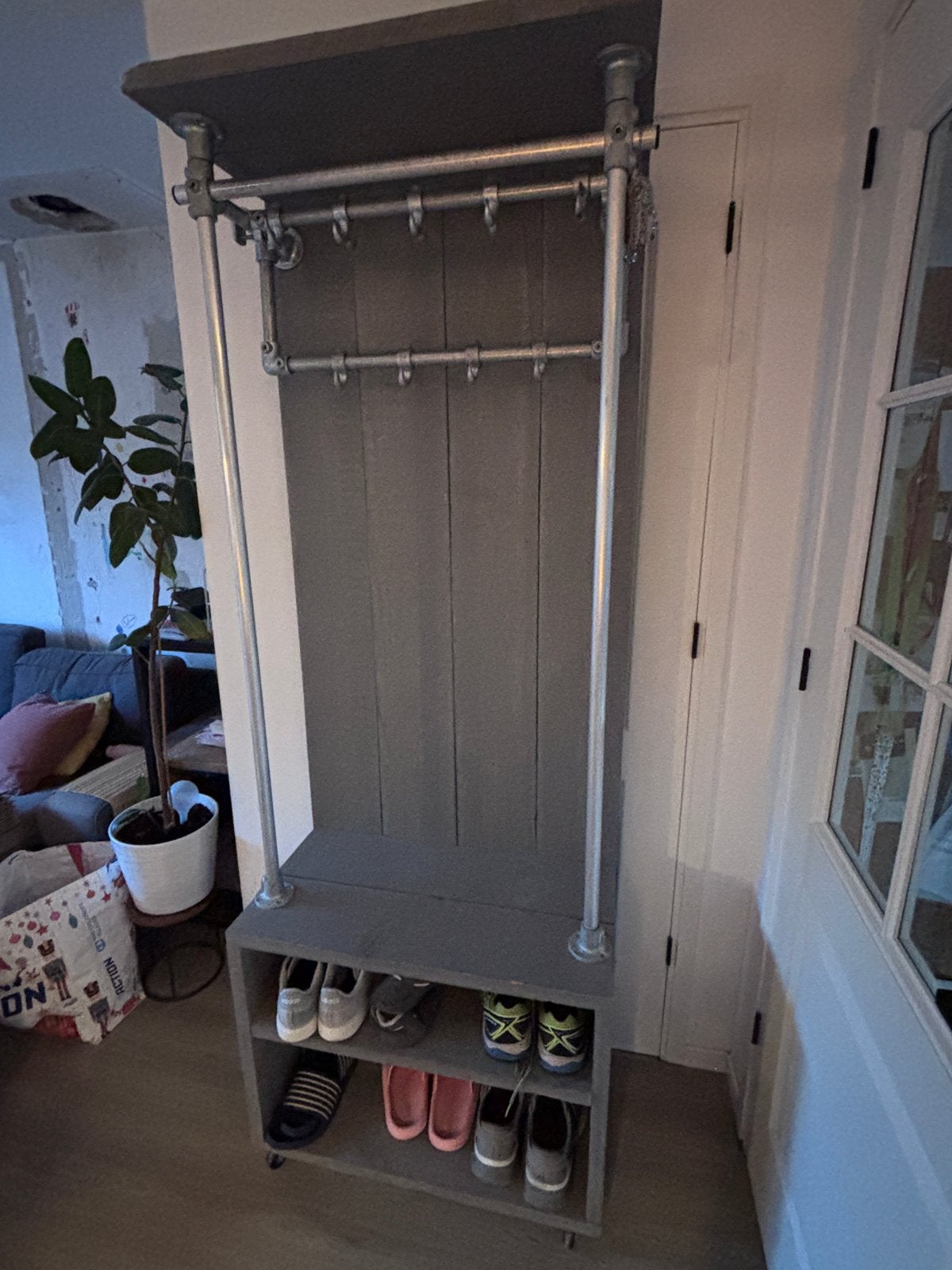Zelfgebouwde Industriële Kapstok met Schoenenvak, Huis en Inrichting, Woonaccessoires | Kapstokken, Ophalen, Gebruikt, 200 cm of meer