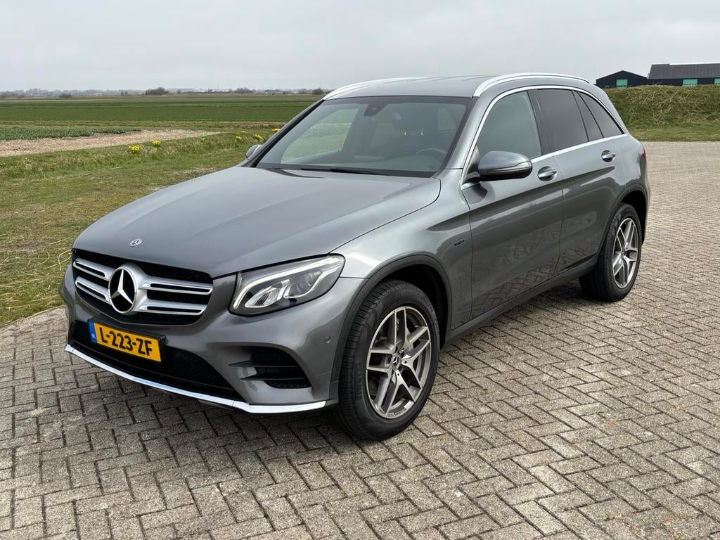 Mercedes GLC 350e AMG  4Matic 327 Pk ( Evt Inruil mogelijk), Auto's, Automaat, SUV of Terreinwagen, Hybride Elektrisch/Benzine
