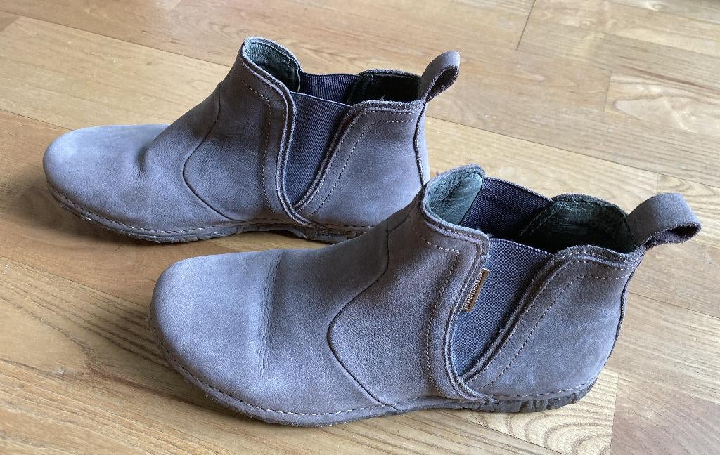 Dames laarsjes suède met rubber zool El Naturalista maat 39, Kleding | Dames, Schoenen, Beige, Lage of Enkellaarzen, Zo goed als nieuw