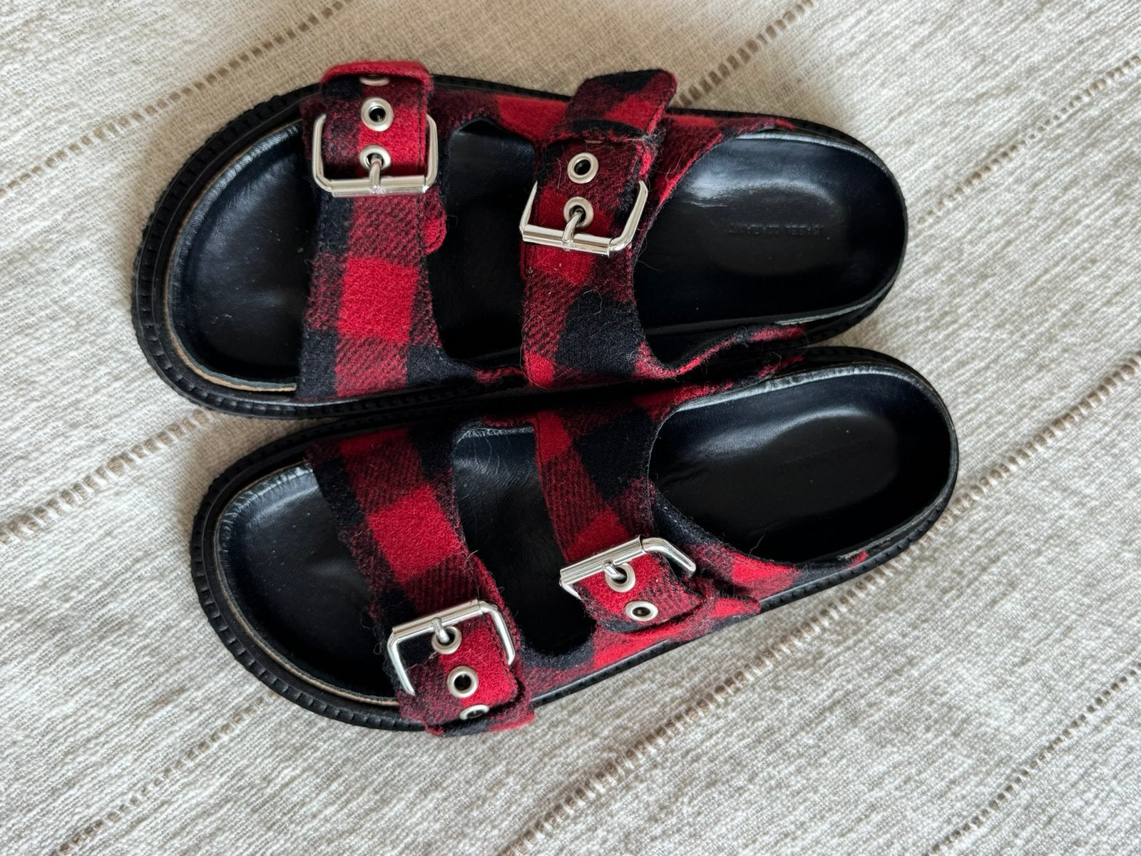 Isabel Marant slippers new maat 38, Ophalen of Verzenden, Zo goed als nieuw, Zwart