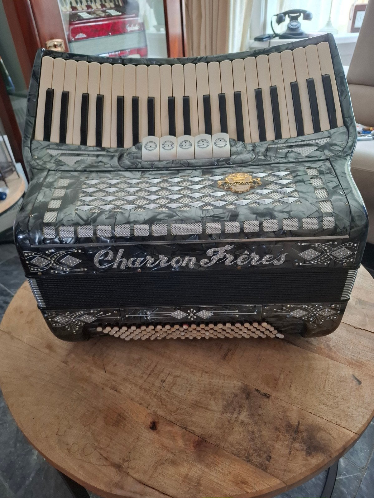 Charron Frerres waaier klavier 120 bas accordeon, Muziek en Instrumenten, Ophalen, Gebruikt, 120-bas, Overige merken