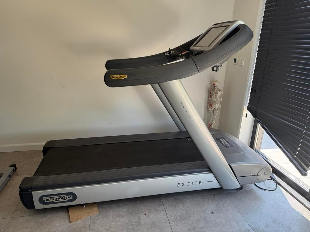 Technogym Loopband Excite 700 DTV, Ophalen, Gebruikt, Loopband