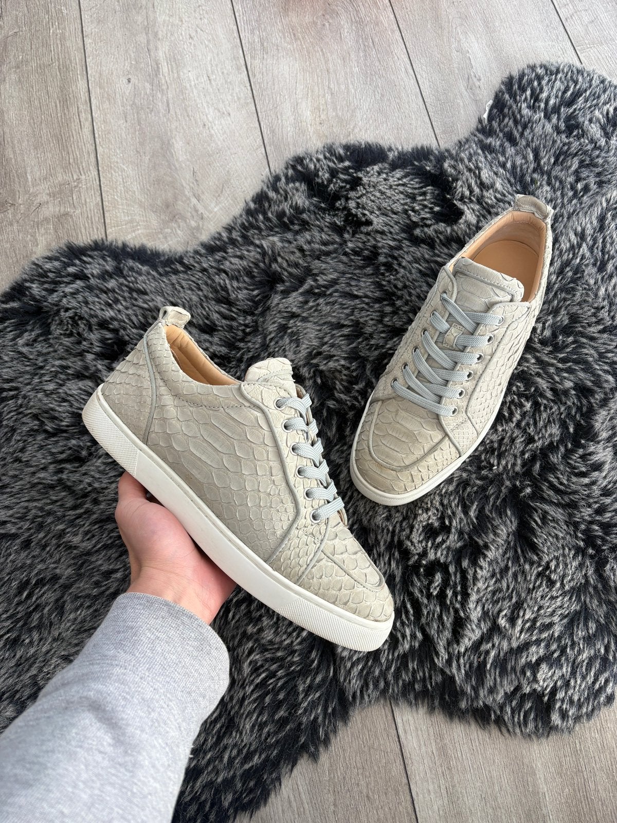 Christian Louboutin Python Low Grijs, Overige kleuren, Ophalen of Verzenden, Sneakers of Gympen, Zo goed als nieuw
