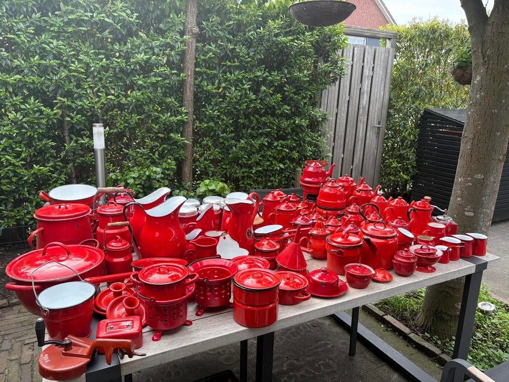 Veel rood emaille en groen, Ophalen of Verzenden
