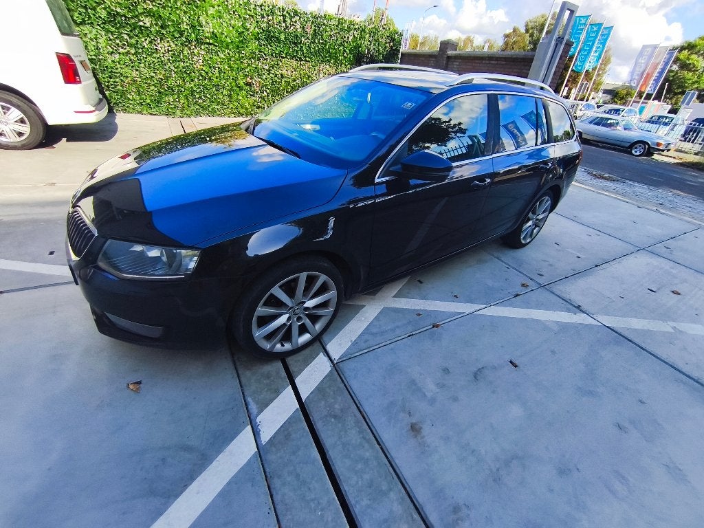 Skoda Octavia 1.4 TSI 103KW Combi Dsg-7 2014 Zwart, Auto's, Skoda, 4 cilinders, Zwart, Origineel Nederlands, 1395 cc