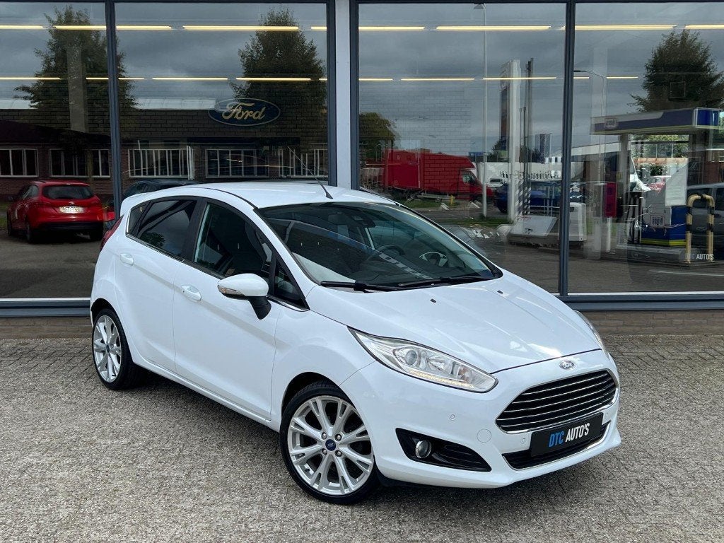 Ford Fiësta 1.0 EcoBoost | Style | Automaat | Stoelverw. |, Auto's, Euro 5, 40 €/maand, Zwart, Wit