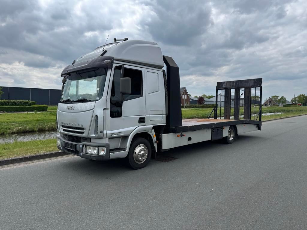 Iveco oprijwagen vrachtwagen marge, Auto's, Iveco, Bedrijf, 2 stoelen, Blauw