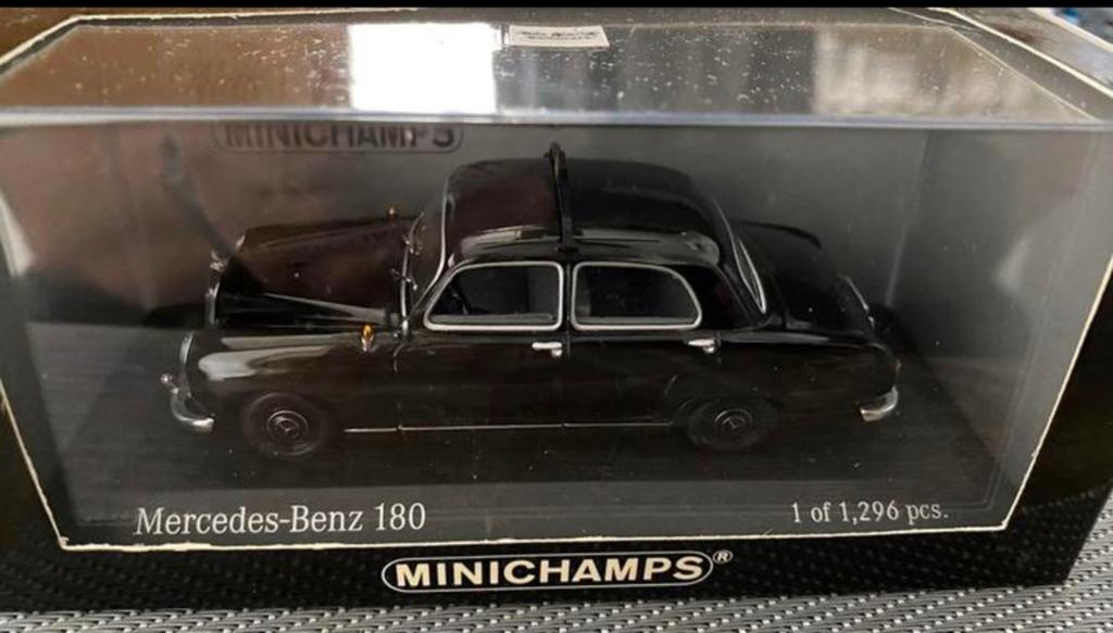 Mercedes 180 TAXI nummer 1 van 1.296 collectors item, Hobby en Vrije tijd, Modelauto's | 1:43, Ophalen of Verzenden, Nieuw, Auto