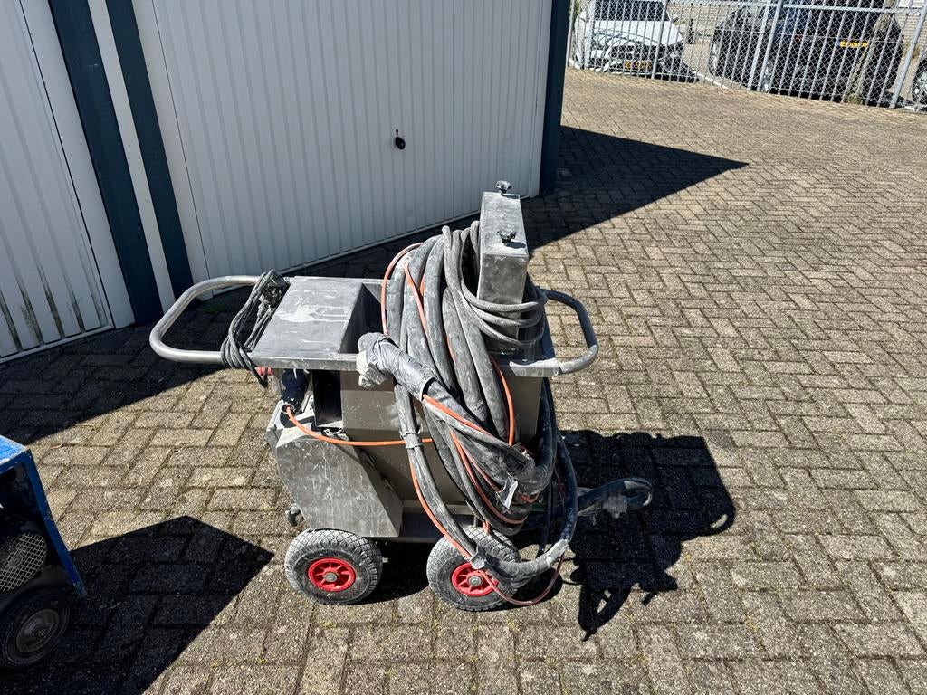 Spackspuit  machine en compressor set, Gebruikt, 6 tot 10 bar, Ophalen of Verzenden, 25 tot 100 liter