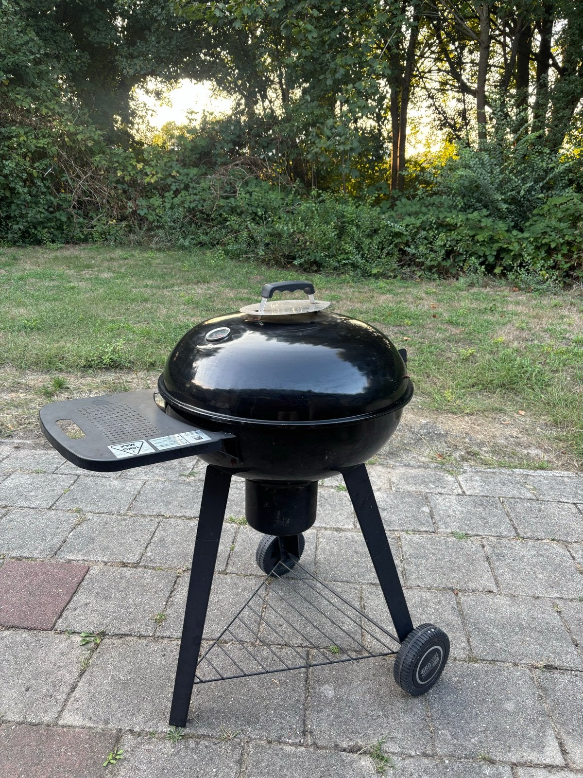 barbecue met deksel en wielen, Ophalen of Verzenden, Gebruikt