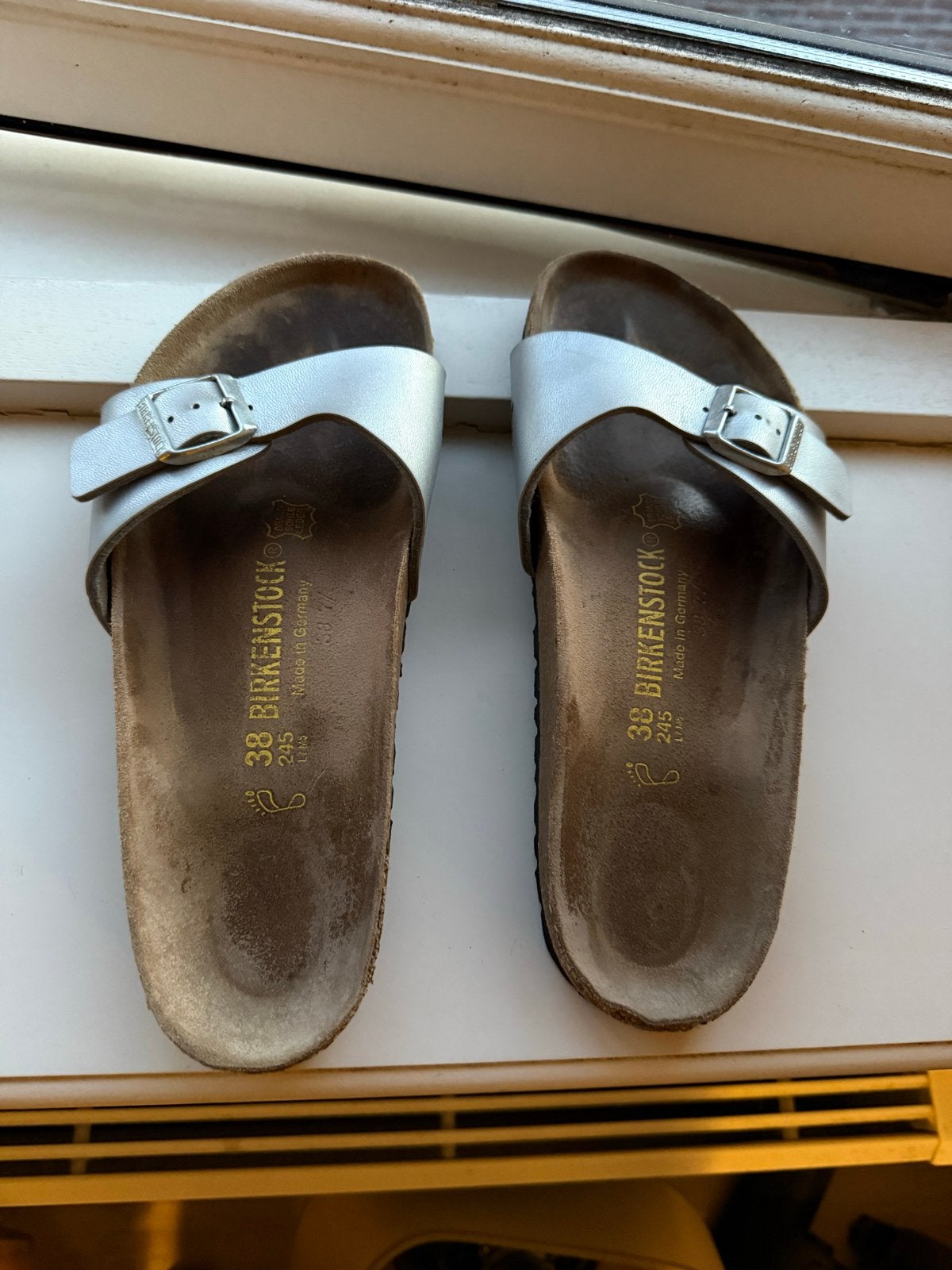 Birkenstock slippers maat 38 - Zilver, Ophalen of Verzenden, Gedragen, Overige kleuren, Slippers